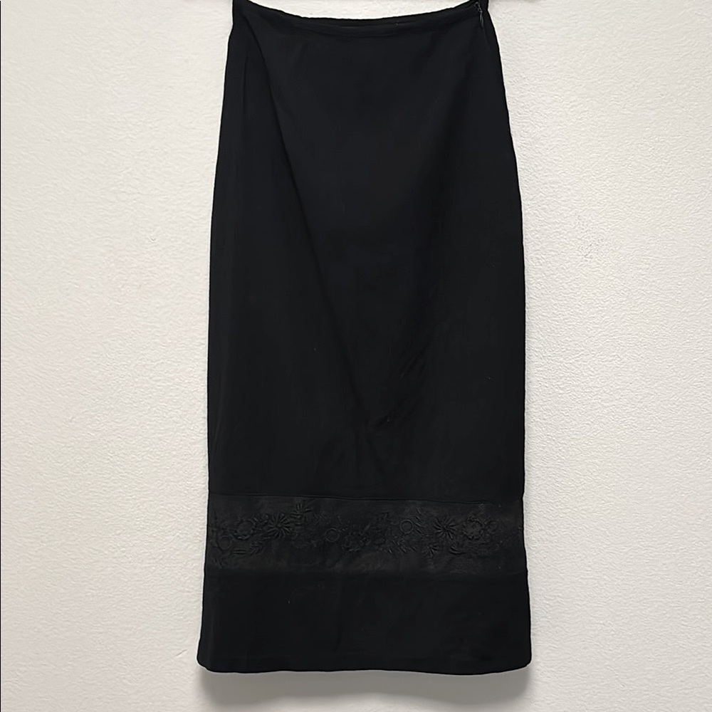 Fendi black slim skirt flower embroidery